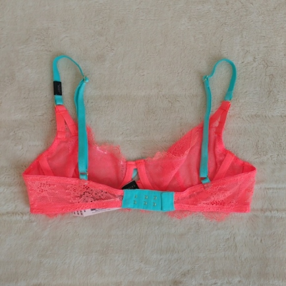 NWT- VS VERY SEXY UNLINED LACE DEMI BRA- 1 LEFT - Picture 3 of 3